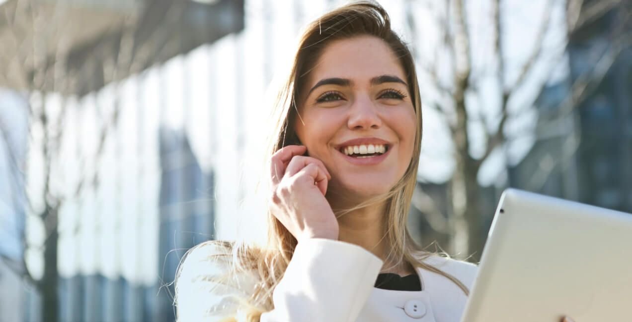 What benefits does full-desk recruiting offer?